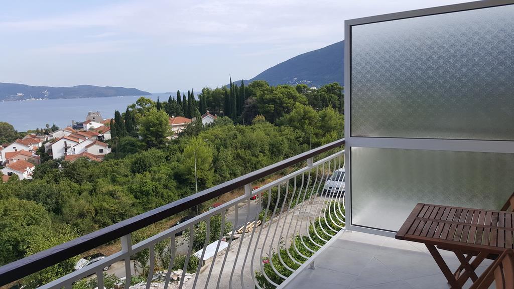 Apartments La Dolce Vita Herceg Novi Exterior photo