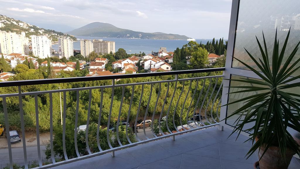 Apartments La Dolce Vita Herceg Novi Exterior photo