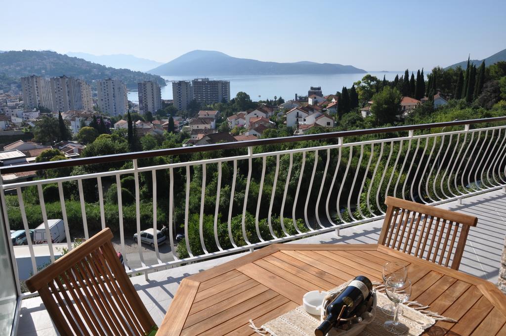 Apartments La Dolce Vita Herceg Novi Exterior photo
