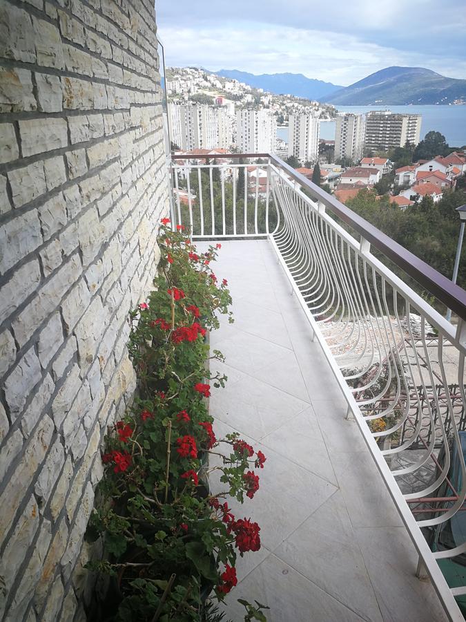Apartments La Dolce Vita Herceg Novi Exterior photo